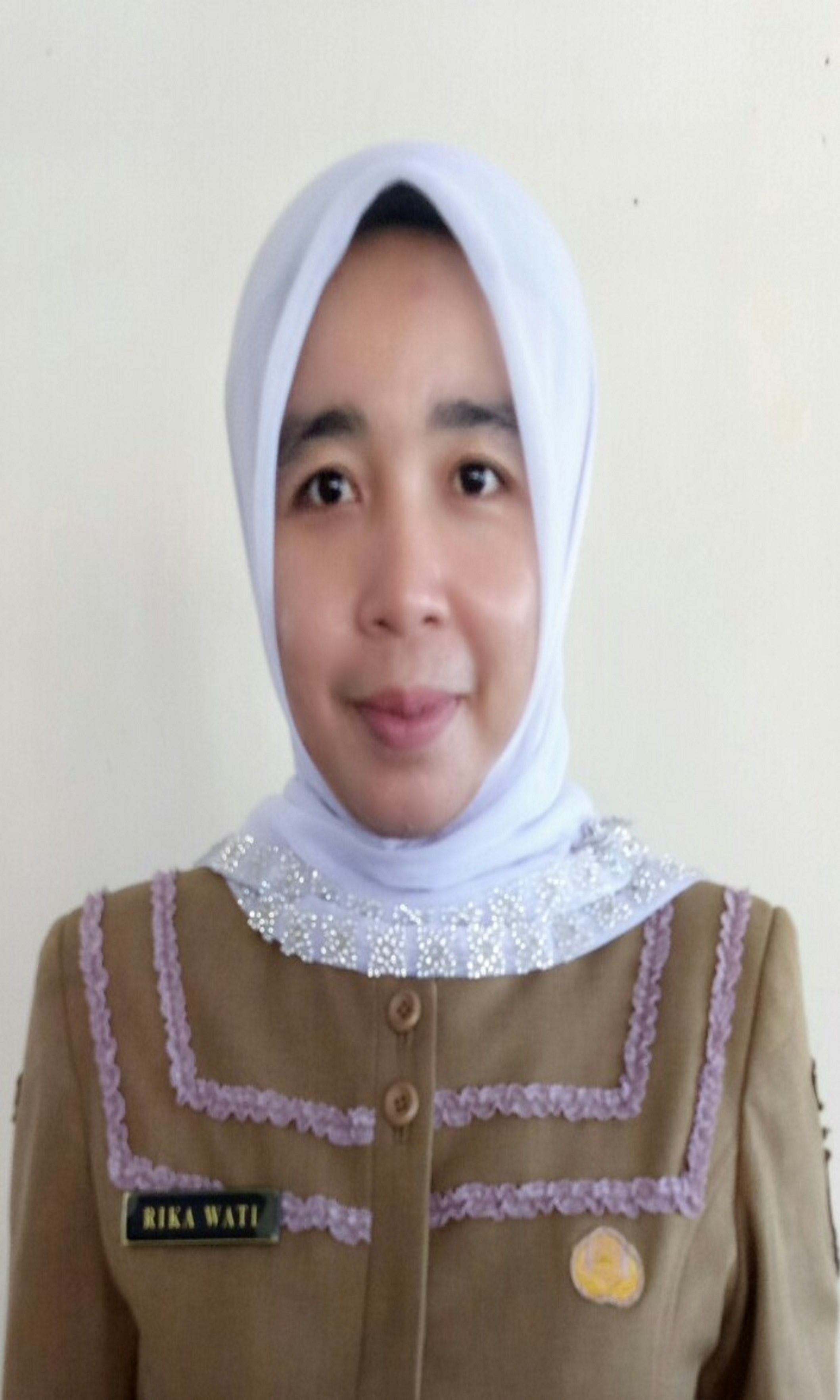 RIKA WATI, SE